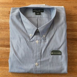 New Eddie Bauer mens long sleeve button front wrinkle free shirt.